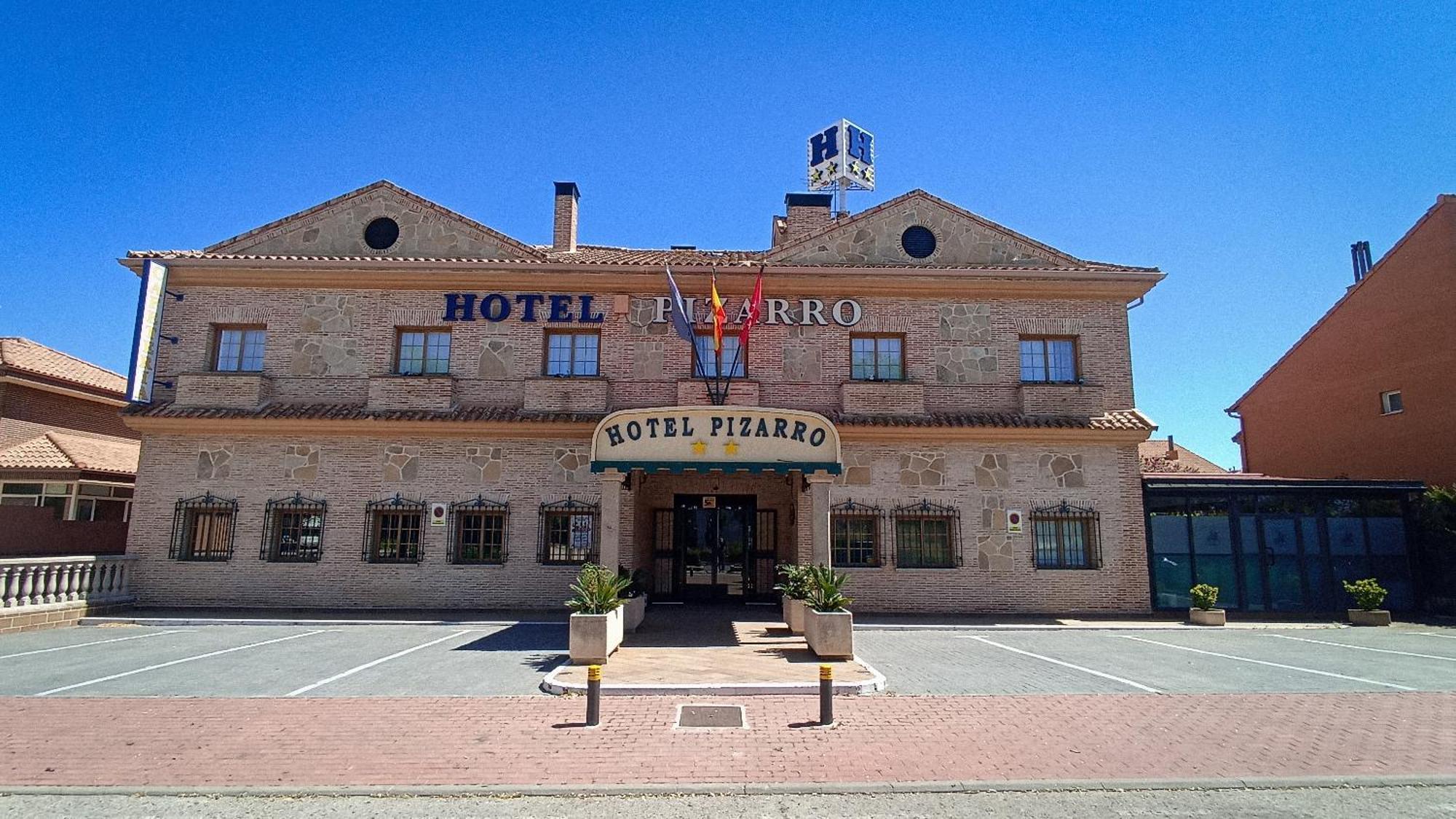Hotel Pizarro Уманес-де-Мадрид Экстерьер фото